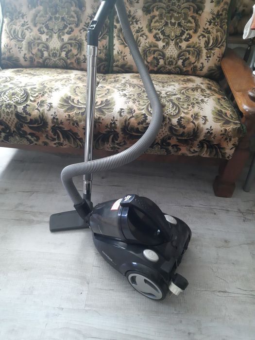 Пилосос Dirt Devil.