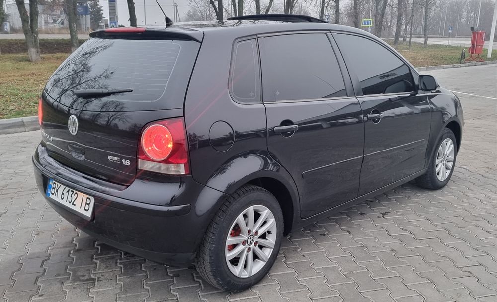 Volkswagen Polo 2008p 1.6 бензин