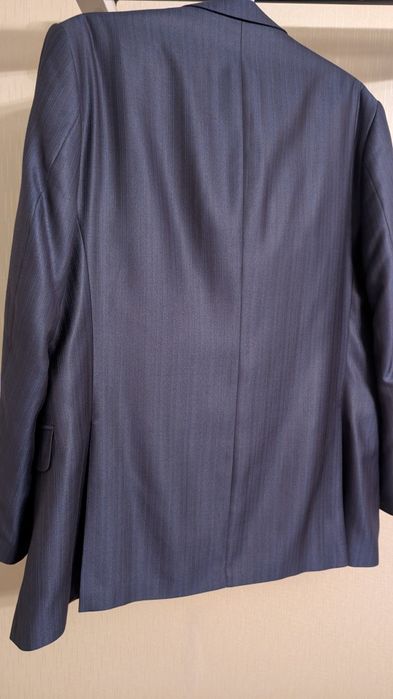 Продам мужской классический костюм