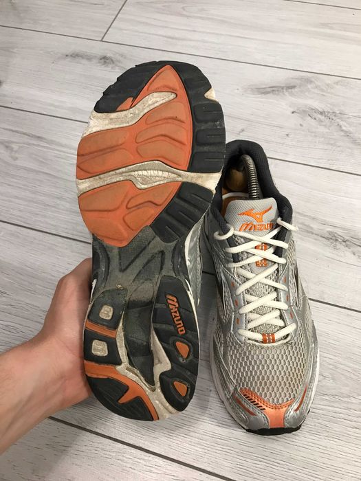 Buty Mizuno Wave Cyclone rozm. 42 vintage