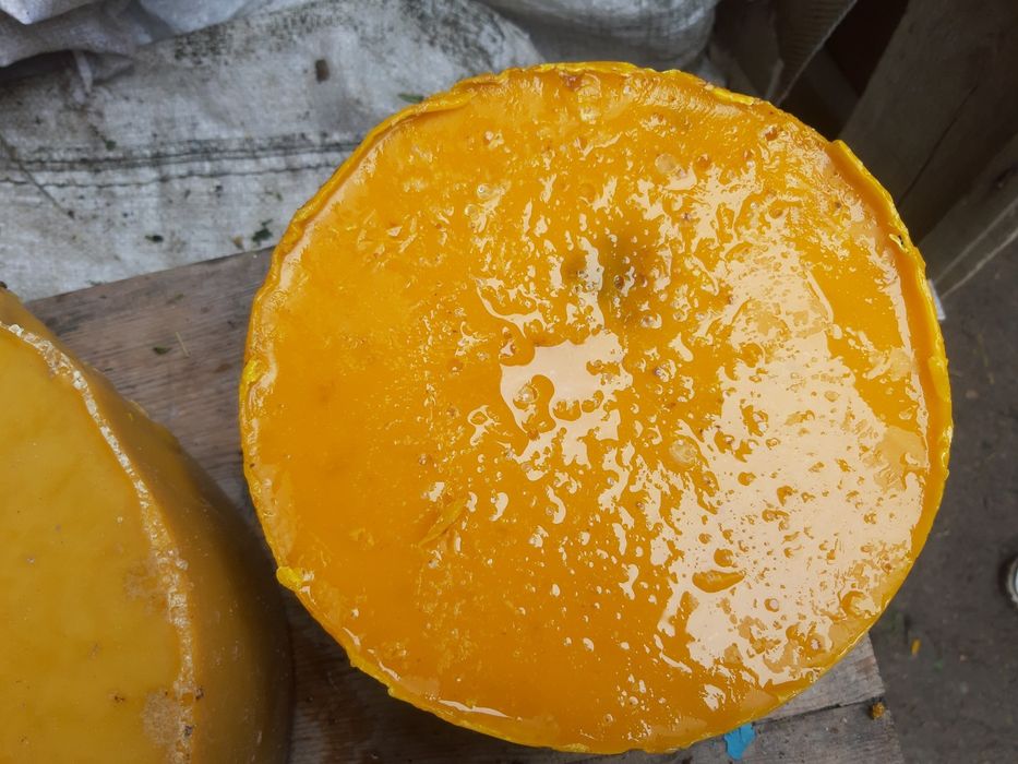 Продам віск з власної пасіки