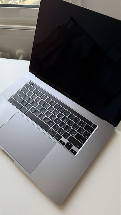 Продаю Apple MacBook Pro 16-inch(2019,модель A2141) у відмінному стані