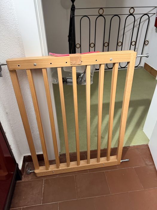 Barreira Segurança Munchkin Madeira Extensível 63,5–106 cm