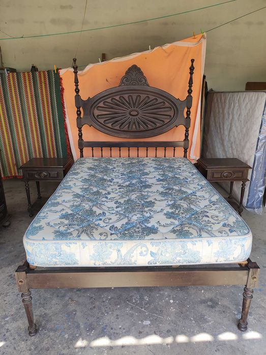 Cama + Colchão + Mesas Cabeceira + Cómoda