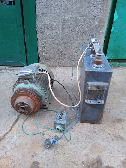 Электро двигатель с конденсатором.