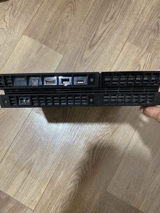 PlayStation 4 Slim 500GB + оригінальний джойстик DualShock 4 + гра Mafia Trilogy