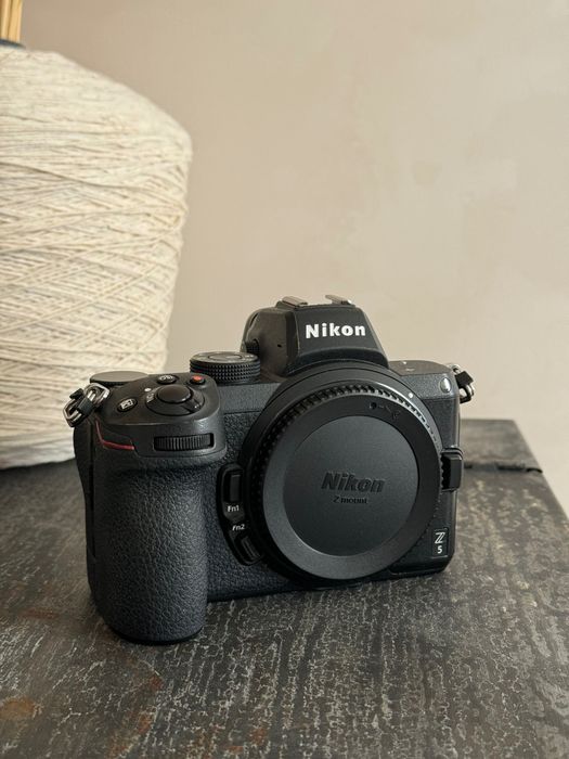 Камера Nikon z5