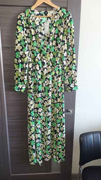 Продаю новое платье фирмы River Island раз. 18