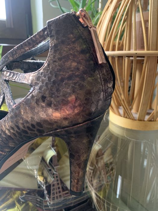 Buty na obcasie marki Clarks, rozmiar 39