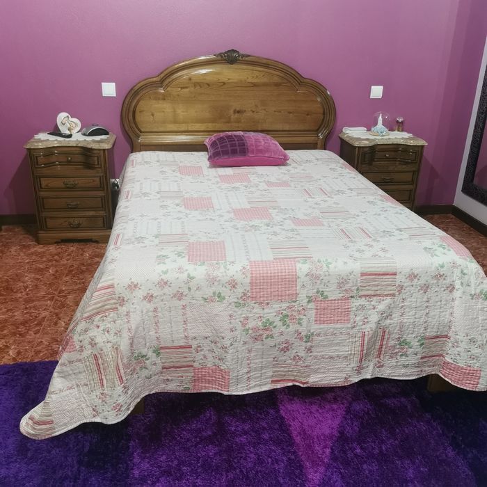 Cama de madeira maciça