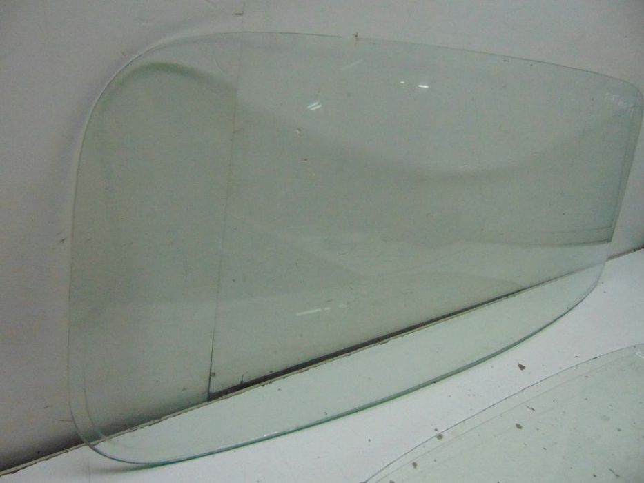 Fiat 600 para-brisas e oculo traseiro