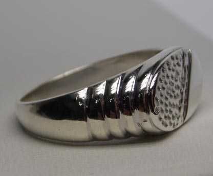 Srebrny pierścionek sygnecik R.25.