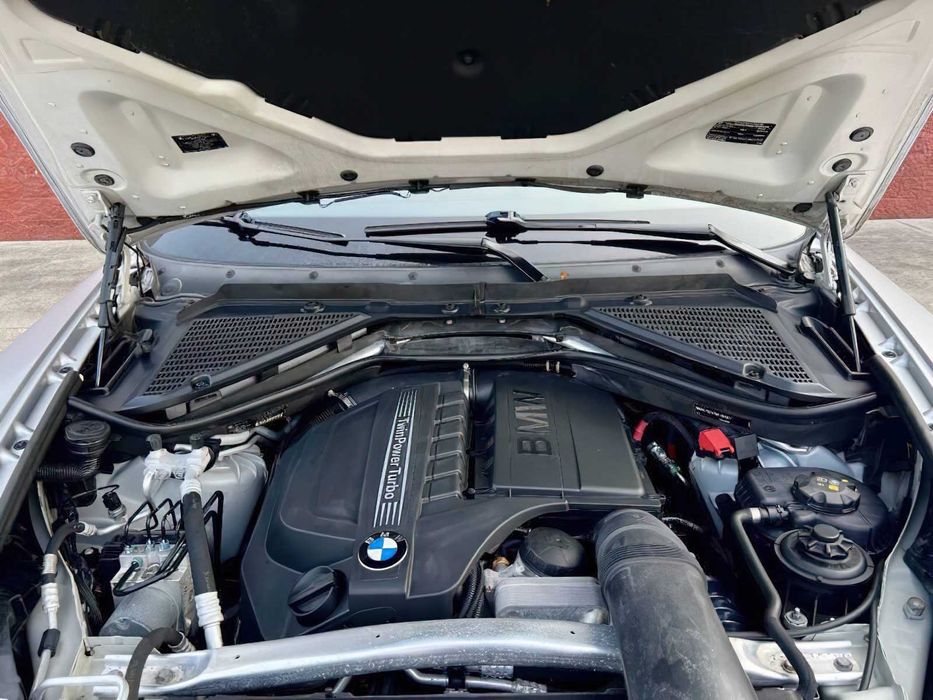BMW X5 xDrive35i      2012