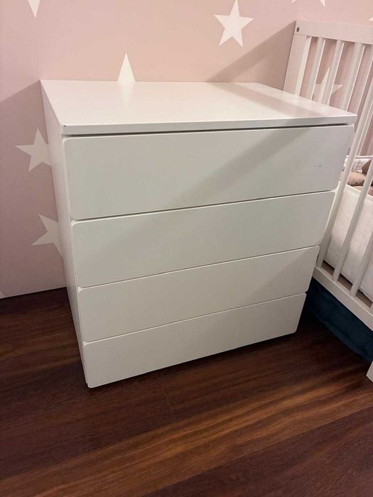 Cómoda infantil IKEA SMÅSTAD / PLATSA – branca – 4 gavetas