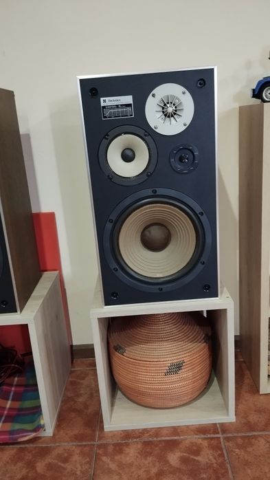 Vendo colunas Technics modelo SB303