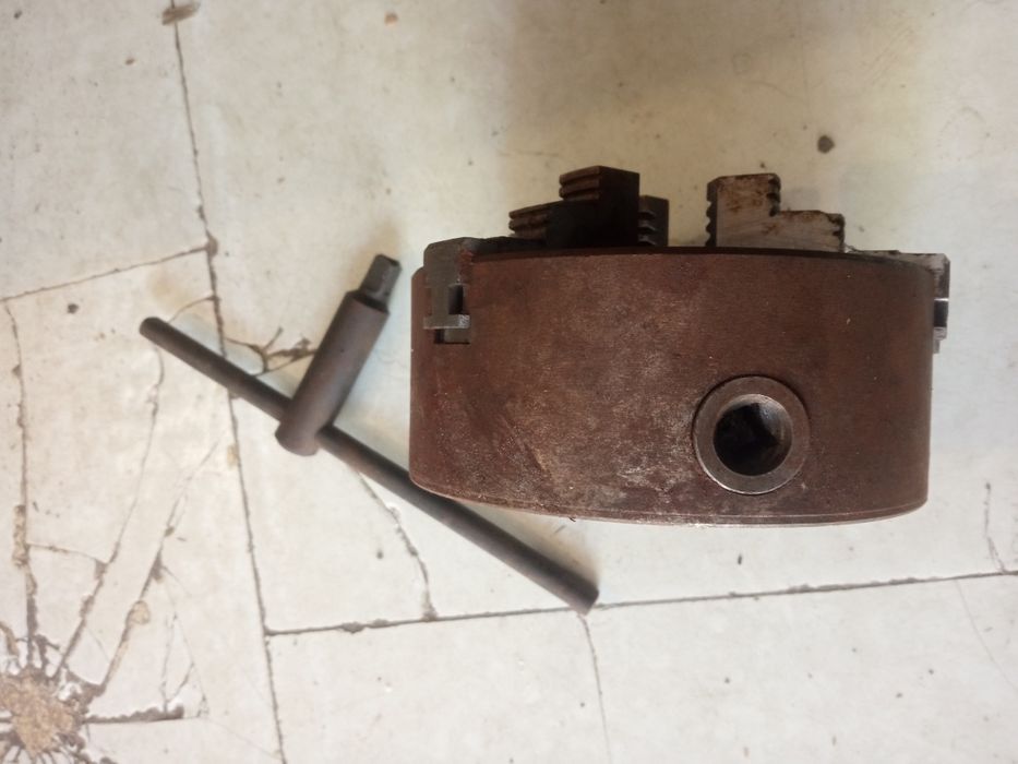 Патрон для токарного станка.