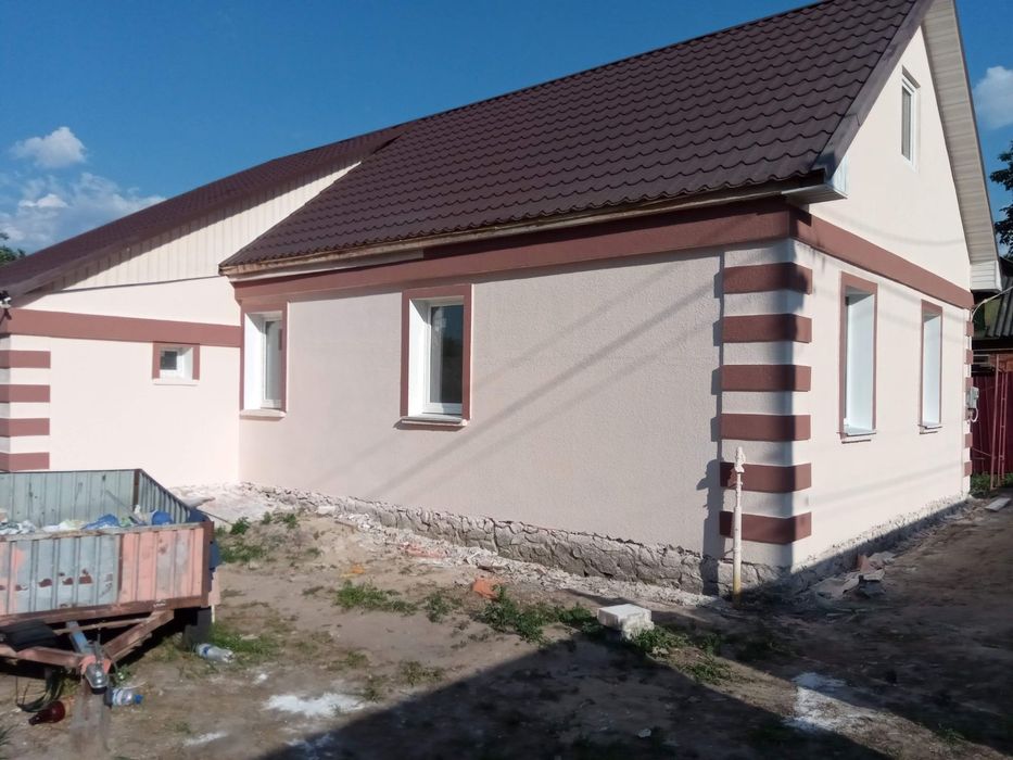 Продам будинок з земельною ділянкою.Повністю перебудований. То