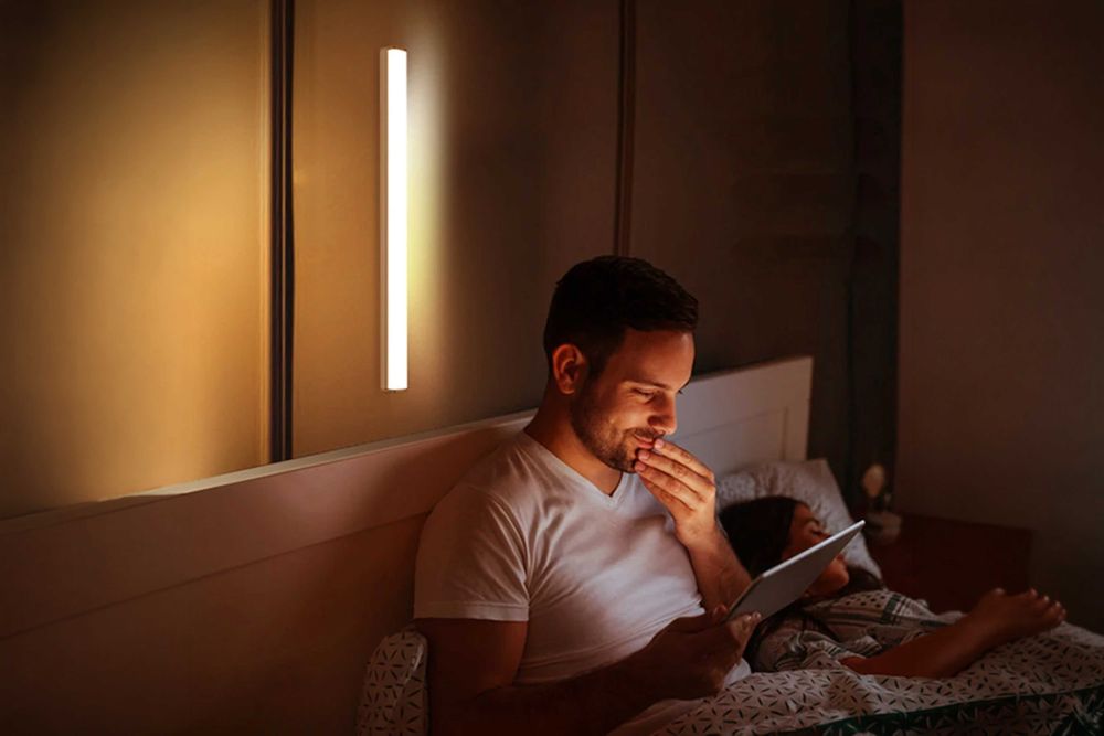 LED лампа на акб з датчиком руху , розпродаж -50%