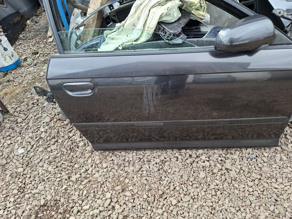 Audi a3 8p drzwi przód prawe kompletne Europa  lz7l 3 drzwi