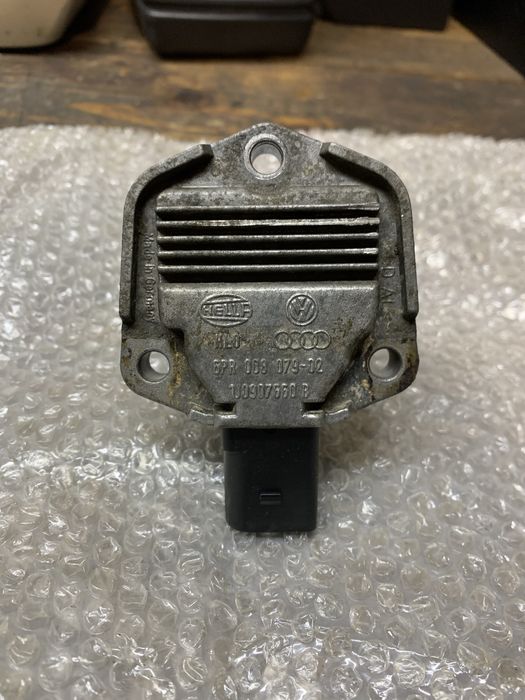 Датчик рівня масла VAG 1J0907660 B