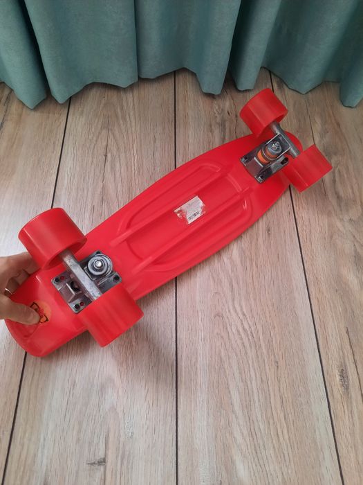 Пеніборд, скейт.