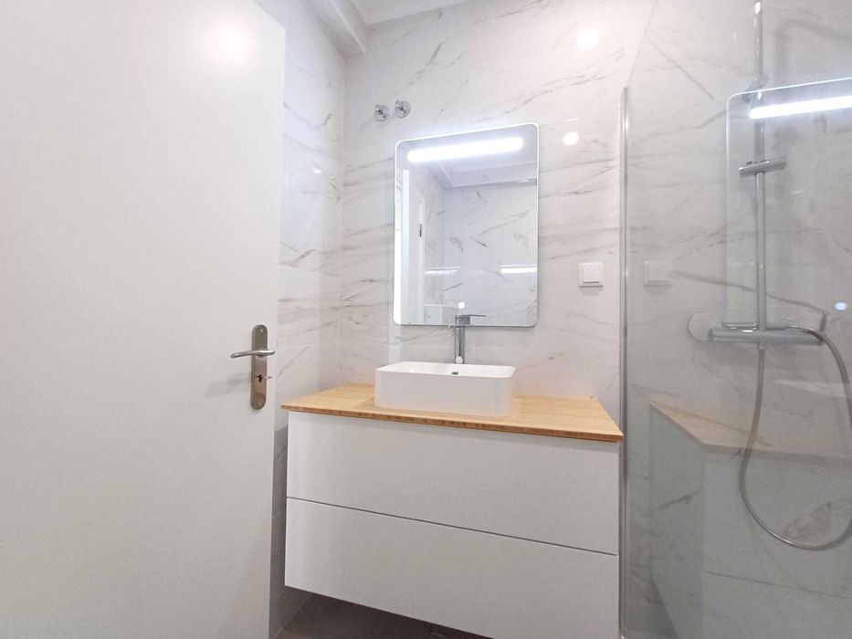 Apartamento T3 Remodelado – Duas Frentes, Suite e Varandas – Benfica
