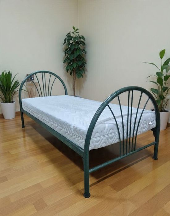 Łózko metalowe 90x200  z materacem