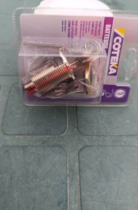 Fechaduras novas, portas de entrada