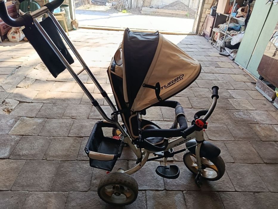 Велосипед з батьківською ручкою