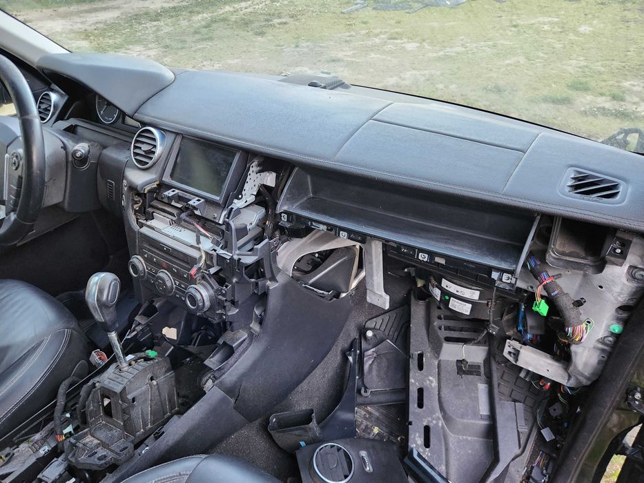 Land Rover Discovery 4 części LRC907 Stornoway Grey