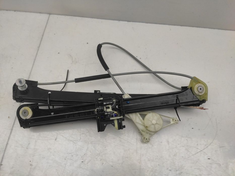 Elevador vidros frente direito AUDI A3 Sportback (8VA, 8VF)