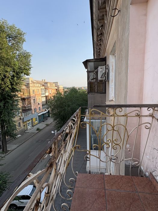 3-кімнатна квартира Сталінка вул. Комерційна, 3 (Янова, 3) , автономне опалення, готівка/єВідновлення/Житловий ваучер