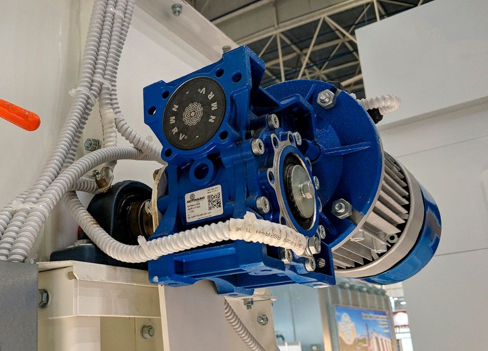 Мотор редуктор червячный для конвеера, задвижки, NMRV,CMRV,Motovario