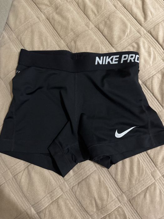 Шорти Nike Pro.