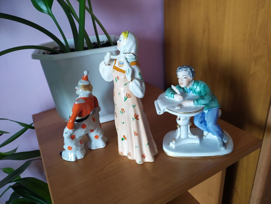 Статуэтки фарфоровые