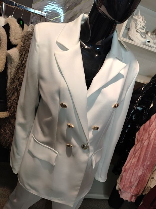 Elegancki garnitur damski