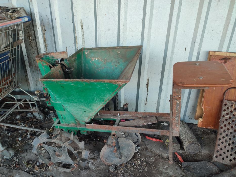 Картоплесажалка до мотоблока