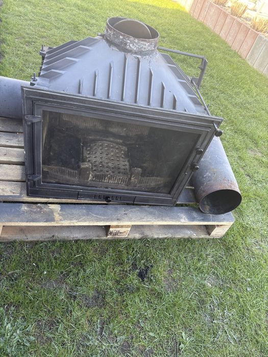 Sprzedam kominek żeliwny