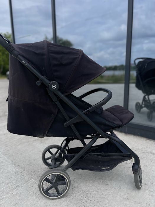 Коляска прогулянковка  cybex прогулка чорна