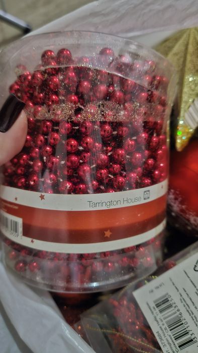 Новорічні  іграшки на ялинку