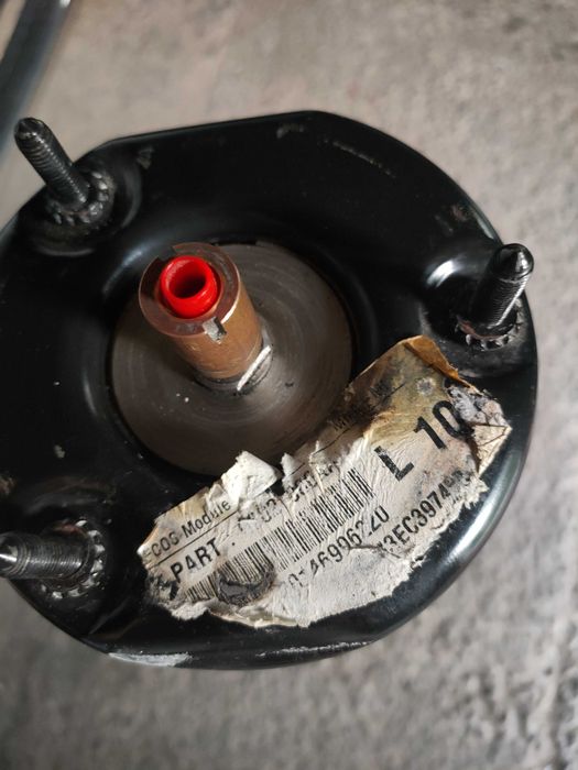 Пневмостойка 68231885AA