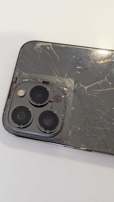 iPhone 13 Pro Max 128GB - funcional mas c/ Vidro Traseiro Partido