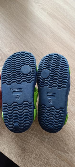 Sandały i klapki 28
