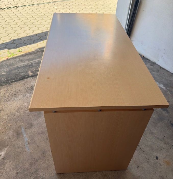 Secretária de Escritório/Estudo 138x68 cm – Bom Estado – 70€