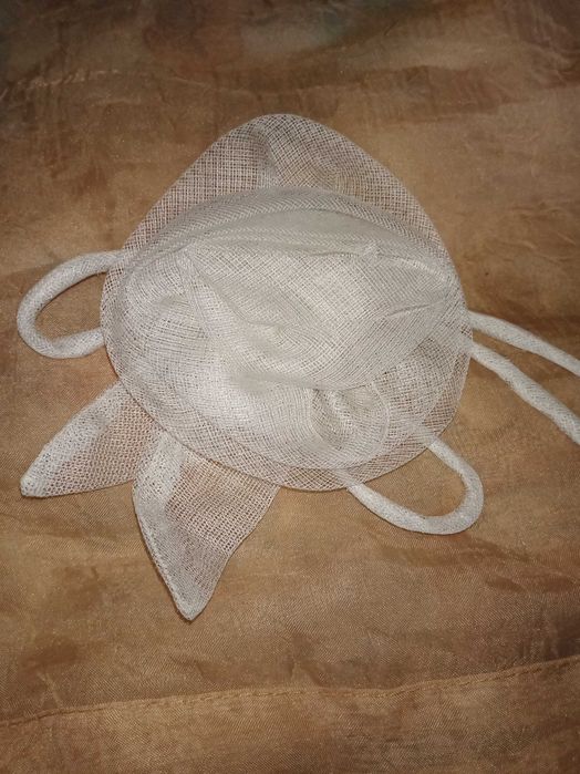 Белая роза из фатина