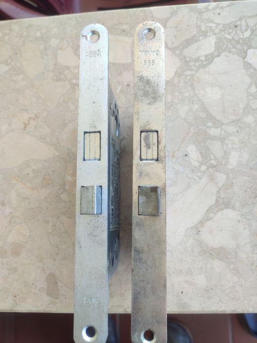 1szt .Zamek  drzwi zewnętrzne Assa abloy