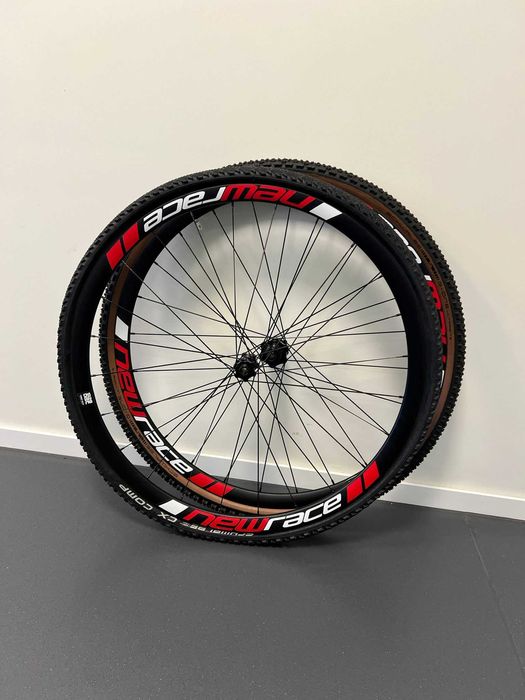 Par de Rodas Road New Race SL Alu Red / Serratec Hub