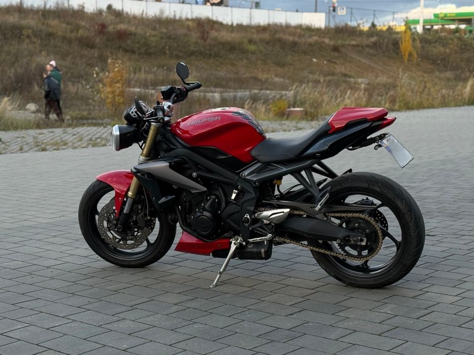 Triumph street triple 675 (2015)
