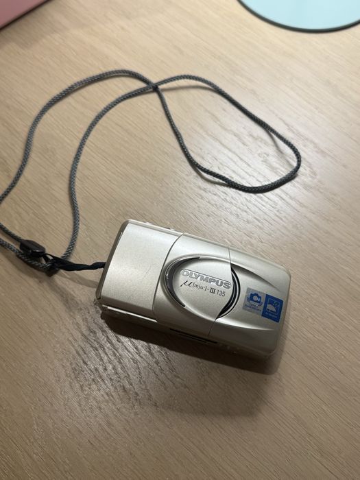 OLYMPUS μ[mju:]-III 135 シルバー μ（ミュー）シリーズ：μ（ミュー）-III 135：カメラ製品：カメラ