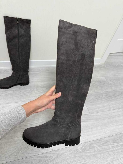 Замшевые высокие сапоги ботфорты 39-40